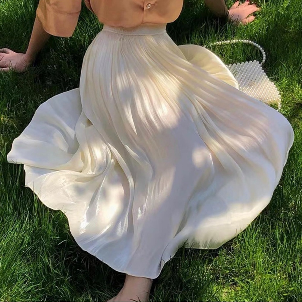 NWT White Pleated Bohemian Midi Skirt Elastic Waist Summer Beach Vacation Size M